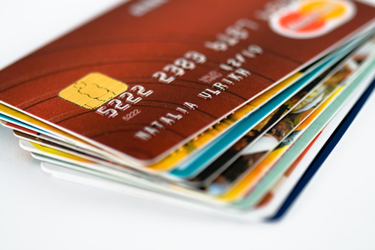 Irreführende Werbung und unzulässige Gebühren bei Kreditkarten